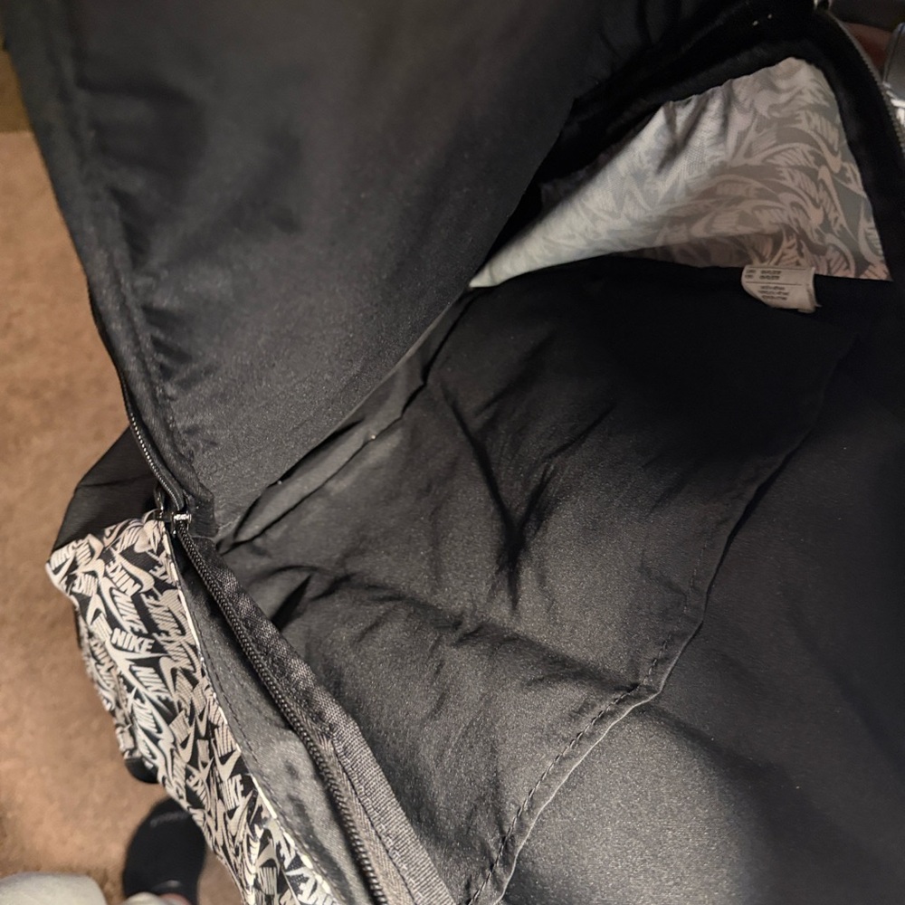 Nike Back Pack - Picture 3 of 3